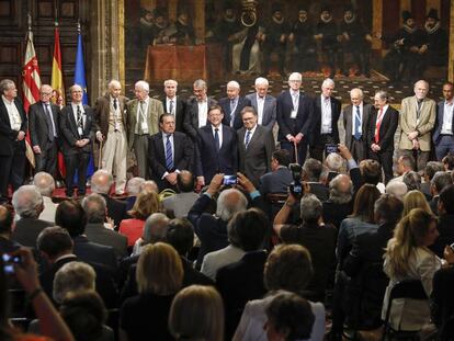 Los premios Nobel, con el profesor Santiago Grisolía, el empresario Vicente Boluda, el presidente valenciano Ximo Puig y el miembro de la fundación Javier Quesada.