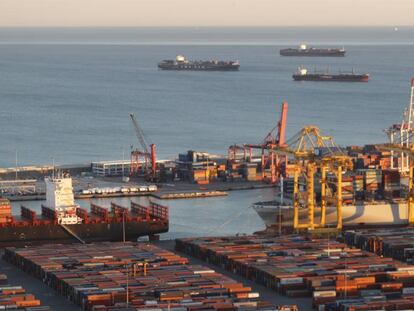 El Puerto de Barcelona ganó 44 millones en 2019, un 18% menos