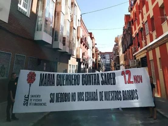 El desahucio de seis familias en un edificio de Carabanchel que aún arrastra los fantasmas de la burbuja del ladrillo