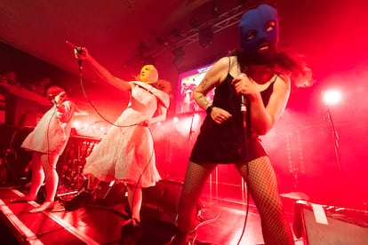 La banda Pussy Riot durante un concierto en un Edimburgo, Escocia, en una imagen de archivo.