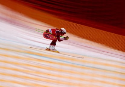 La canadiense Roni Remme, durante la recta final del segundo entrenamiento para la Copa del Mundo de Esquí Alpino Audio Fis de Mujeres 2019, en la estación de esquí de Lake Louise, en Alberta (Canadá).