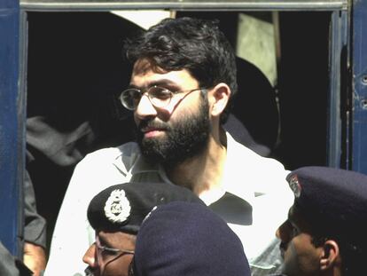 Ahmed Omar Saeed Sheikh, poco después de su detención por el secuestro y asesinato de Daniel Pearl, en 2002.