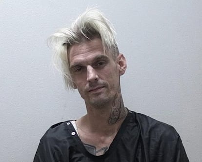 La oficina del sheriff del condado de Habersham difundió el 16 de julio de 2017 la foto de la ficha policial de Aaron Carter. El cantante, y hermano menor del miembro de los Backstreet Boys Nick Carter, fue arrestado junto a su novia por conducir intoxicado y por posesión de marihuana.