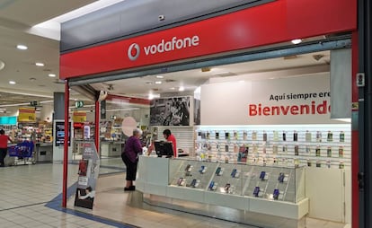 Una tienda de Vodafone, en Madrid. 