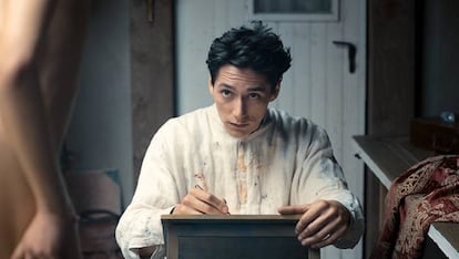 Noah Saavedra, como Egon Schiele en el filme.