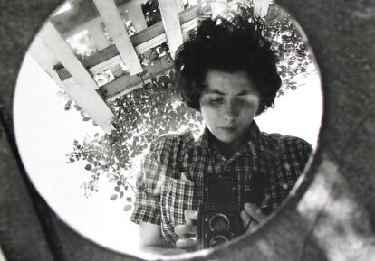 'Autorretrato' © Vivian Maier / Maloof Collection. Cortesía Howard Greenberg Gallery, New York