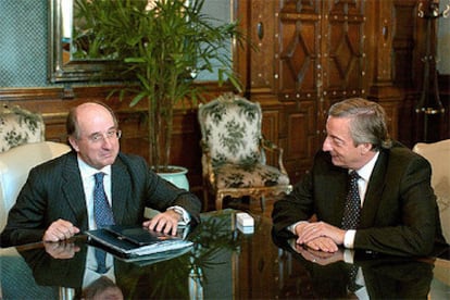 El presidente de Repsol, Antonio Brufau, en una visita reciente al presidente de Argentina, Néstor Kirchner.