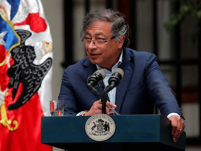 El presidente de Colombia, Gustavo Petro, durante una rueda de prensa tras reunirse con Gabriel Boric, en Santiago, el 9 de enero de 2023.