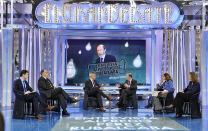 Tras una temporada de perfil bajo Rubalcaba, acudió a Telecinco.