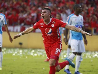 Michael Rangel, del América de Cali, celebra el primer gol de la final ante el Junior de Barranquilla.