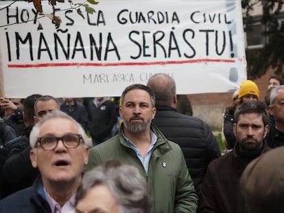 El presidente de Vox, Santiago Abascal, en la concentración de apoyo a la Guardia Civil en Pamplona.
