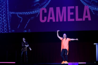 El dúo Camela, durante su actuación.