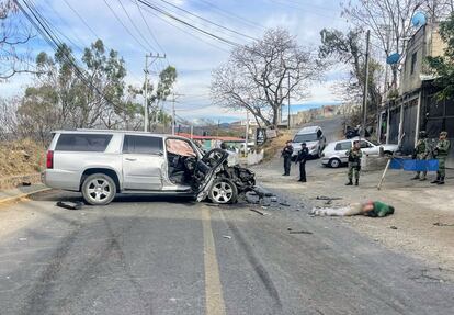 Policías resguardan el sitio del atentado a Mario Figueroa, este jueves.