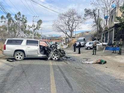 Policías resguardan el sitio del atentado a Mario Figueroa, este jueves.