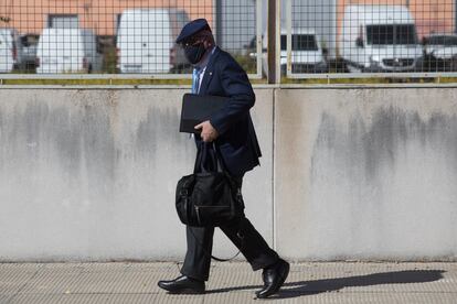 El comisario jubilado José Manuel Villarejo sale de la Audiencia Nacional el pasado octubre.