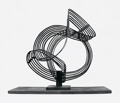La escultura '12 círculos concéntricos (1957), de Gego, expuesta en el Guggenheim.