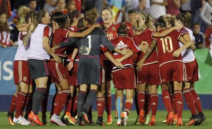 Las jugadoras celebran el triunfo ante Finlandia.