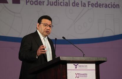 El magistrado Felipe Alfredo Fuentes Barrera, nombrado presidente interino del Tribunal Electoral del Poder Judicial, en un acto.