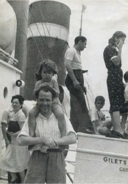 José Bardasano y su hija Maruja, camino del exilio a bordo del 'Sinaia', 1939.