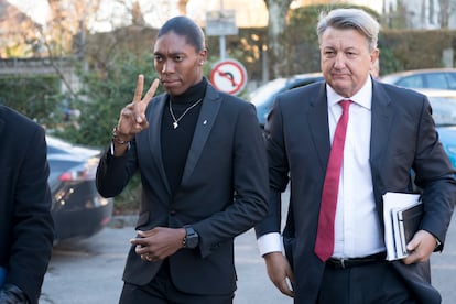 Caster Semenya, con su abogado, en Lausana en 2019.