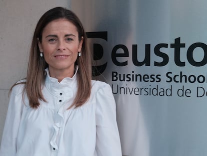 Deusto Business School ha nombrado a Patricia Arratibel directora de Deusto Business Health. Además de liderar esta unidad, es directora académica y docente del Programa Experto en Innovación y Gestión Sanitaria. Inició su trayectoria como consultora del área de estrategia en KPMG, para incorporarse posteriormente al Departamento de Salud del Gobierno vasco. Durante los últimos siete años ha codirigido el Instituto de Salud y Estrategia junto a Rafael Bengoa.