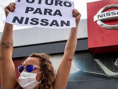 Protestas en el exterior de la planta de Nissan en Barcelona.