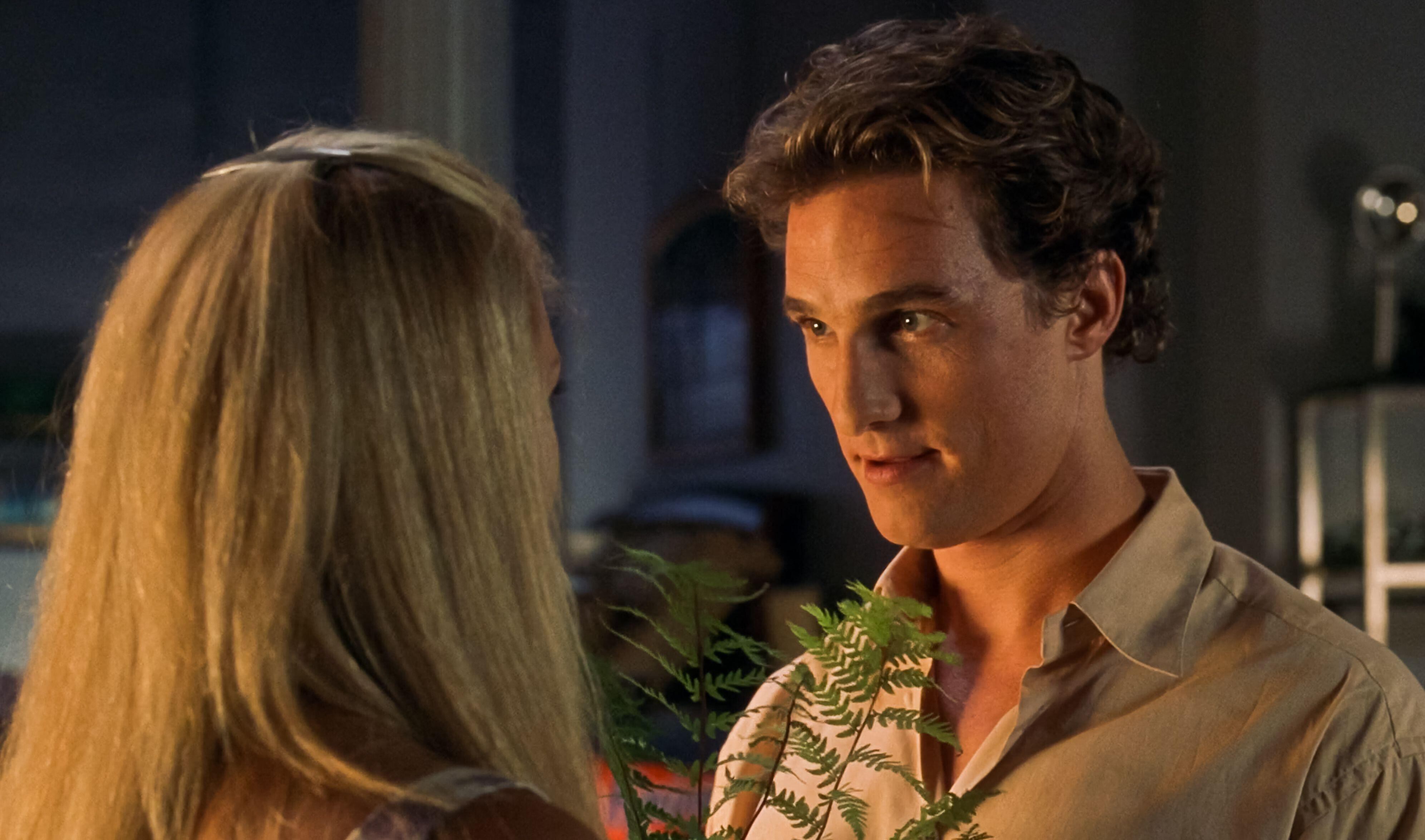 Matthew McConaughey en una de las escenas de 'Como perder a un chico en 10 días' (2003).