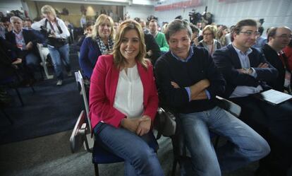 Susana Díaz, con el presidente de Asturias, Javier Fernández, y el secretario general de los socialistas extremeños, Guillermo Fernández Vara.