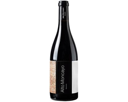 <p><strong>Alto Moncayo 2013</strong></p><p> Campo de Borja. Tinto crianza, 16%. Cepas: garnacha. Precio: 32 euros. Puntuación: 9,5/10.</p><p> Aroma a fruta negra, deliciosa y madura, con el sutil dulzor típico de la variedad y gran riqueza de matices especiados, tostados y balsámicos. Boca potente, mórbida, equilibrada, y final lleno de sabores frutados. • Cerdo ibérico, caza mayor.</p>