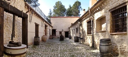 Patio interior de la Bodega Los Pinos.