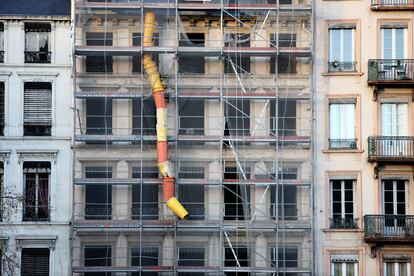 Obras de rehabilitación de un edificio de viviendas.