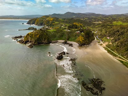 Vista de la bahía de Puñihuil, en la Isla de Chiloé.