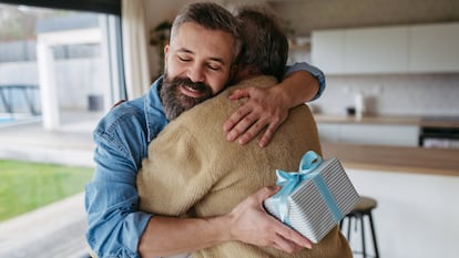 Los mejores regalos con descuento para este Día del Padre 2025. GETTY IMAGES.