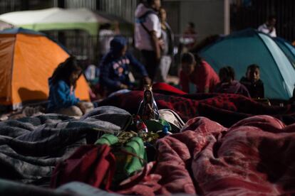 Millones de peregrinos acampan en la Basílica de Guadalupe, en Ciudad de México.