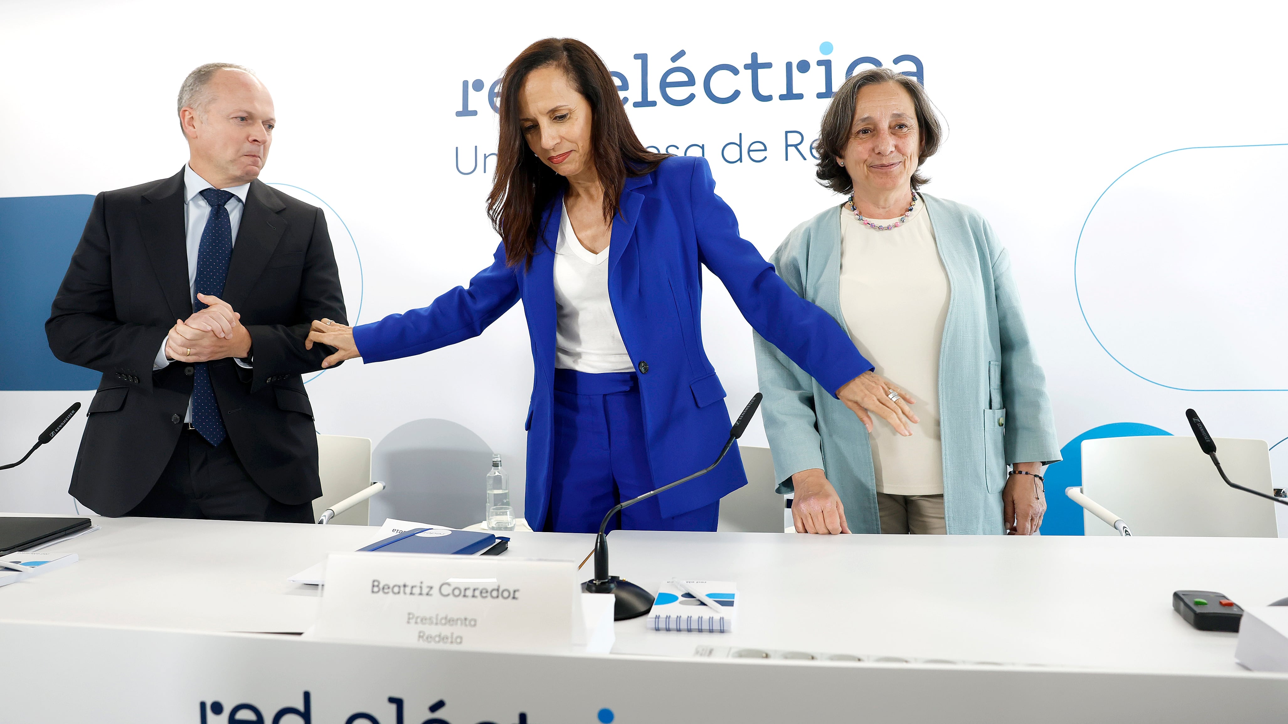 Redeia cambia el bonus de su directora de operación tras quejarse la CNMC de conflicto de interés