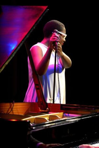 Cécile McLorin Salvant, durante su actuación en el Festival de Jazz de Vitoria.