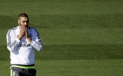 Benzema, en un entrenamiento del Madrid.