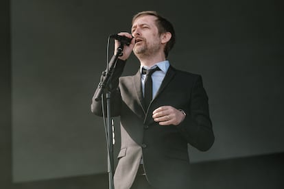 Neil Hannon, de The Divine Comedy, durante un concierto en el Victorious Festival 2023.