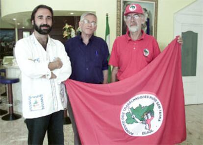 De izquierda a derecha, Miguel Barros, Antonio Canuto y Chicao Strozake.
/ JULIÁN ROJAS.
