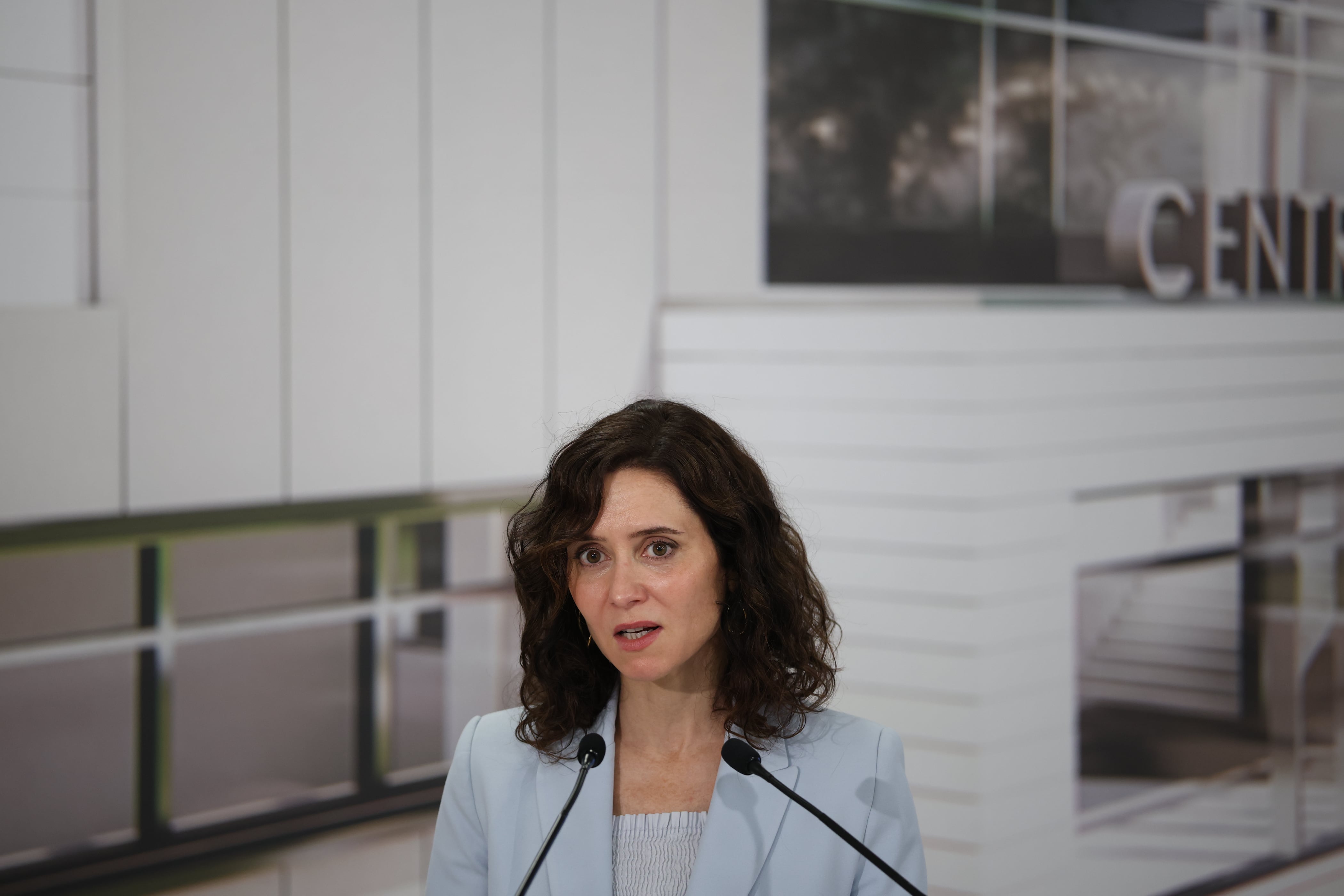 Ayuso insiste en no trasladar el Guernica a Bilbao: “Me parece que es cateto. La cultura es universal”