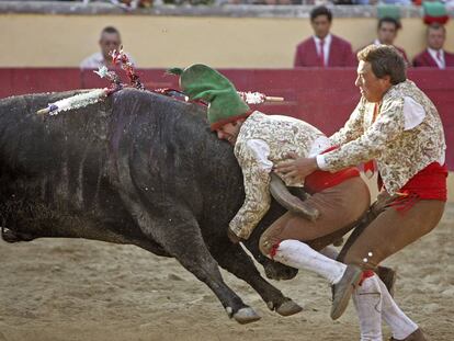 Una corrida de toros en Portugal, con los tradicionales forcados.