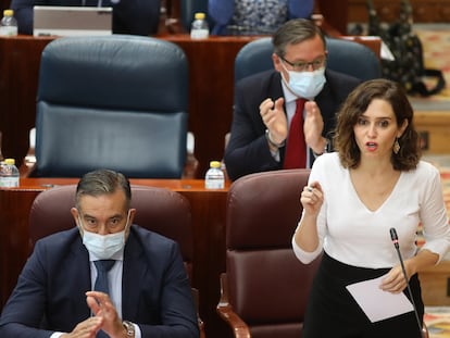 La presidenta de la Comunidad de Madrid, Isabel Díaz Ayuso, en el pleno de la Asamblea.