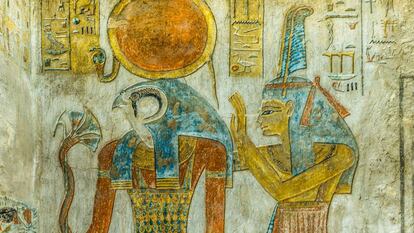 Pinturas del dios Ra y la diosa Maat, en una tumba del Valle de los Reyes (Egipto).