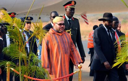 El rey de Marruecos, Mohamed VI, durante su visita a Juba, el 1 de febrero.