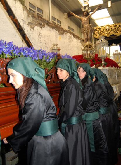 La lluvia frustra la Semana Santa de Ferrol