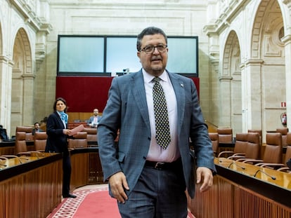 El juez en excedencia Francisco Serrano, en el Parlamento de Andalucía en 2020, cuando era diputado de Vox.