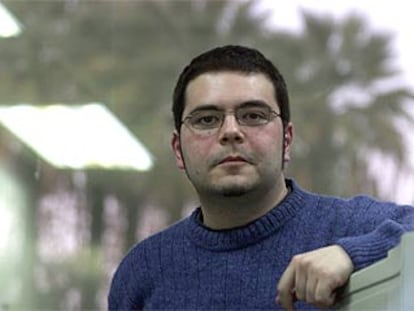 El escritor Luis Manuel Ruiz.