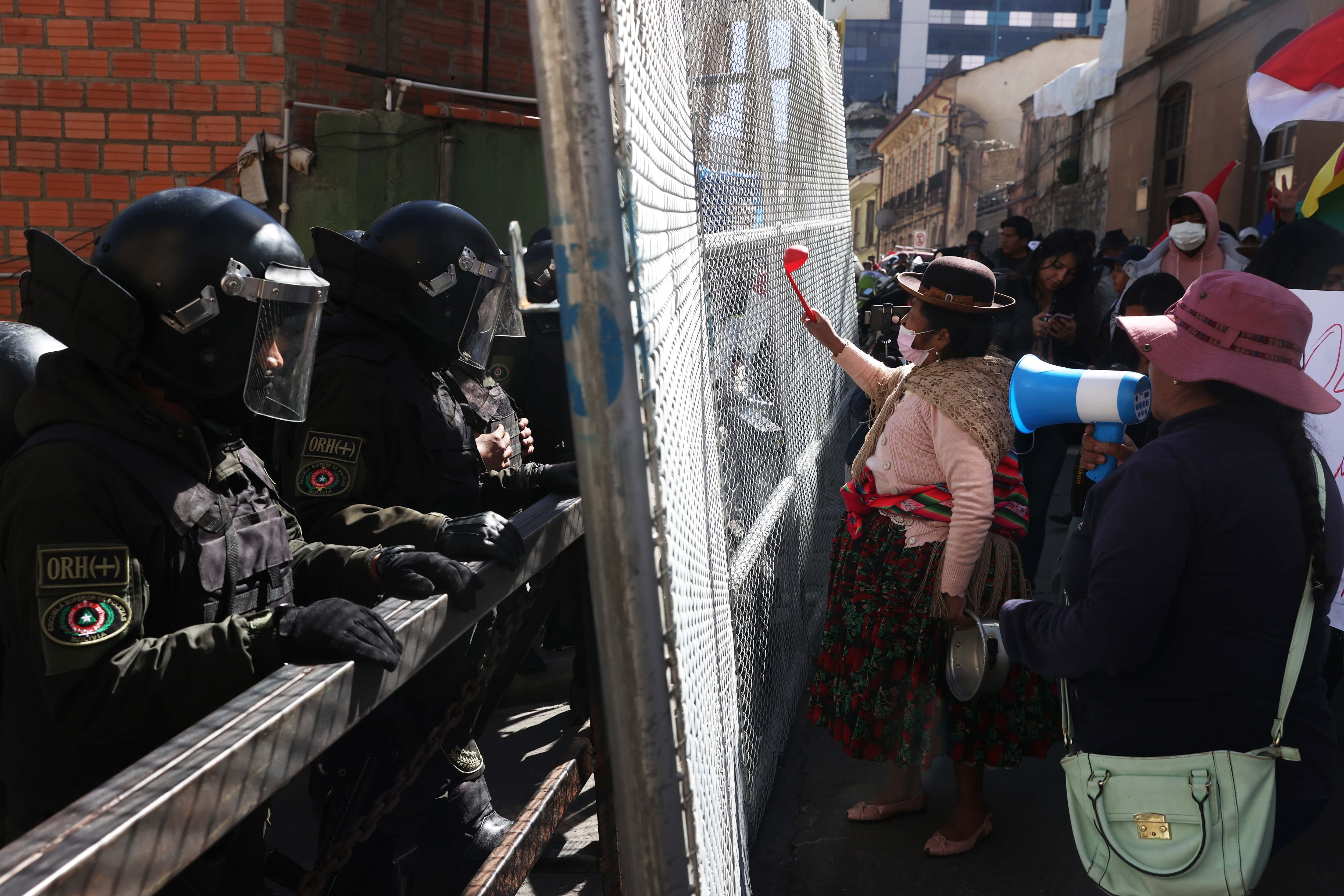 El Gobierno boliviano denuncia a Evo Morales por “intentar un golpe de Estado” Publicado por Últimas noticias: la última hora de hoy en EL PAÍS