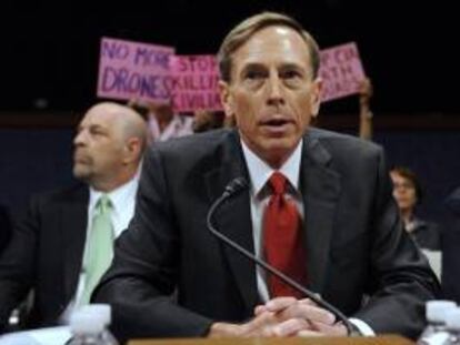 En la imagen, el general retirado David Petraeus, quien en noviembre de 2012 renunció a la jefatura de la Agencia Central de Inteligencia de Estados Unidos. EFE/Archivo