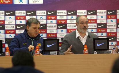 Zubizarreta, a la derecha, y Gerardo Martino.